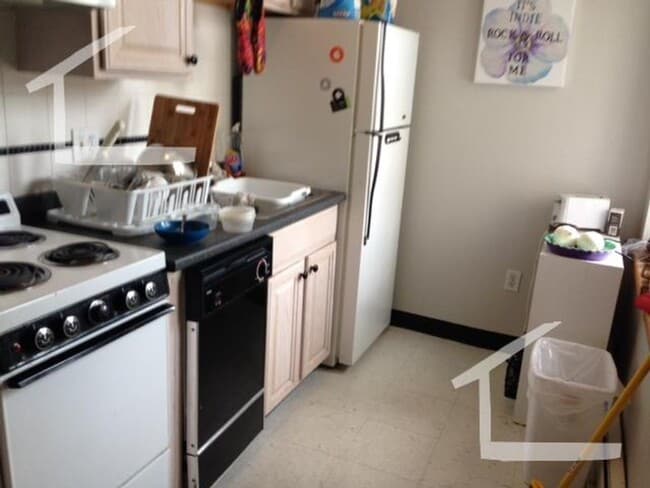 Photo - Brighton Studio Near BC on Chestnut Hill Ave for September 1, 2026