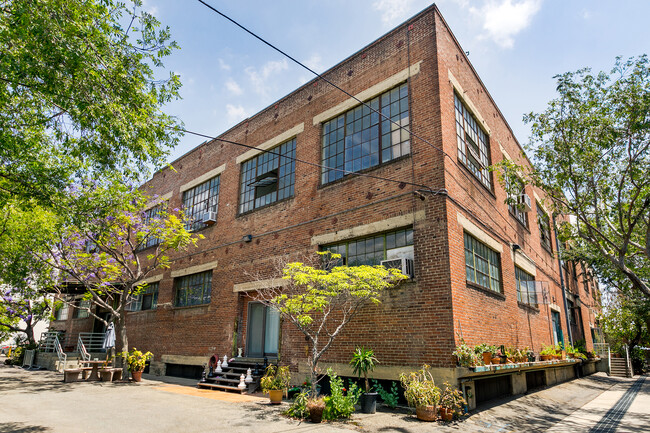 Building Photo - Santa Fe Art Colony Rental