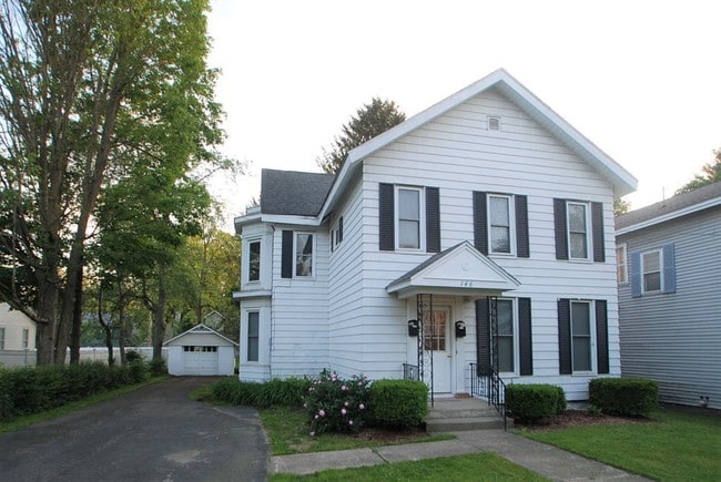 Building Photo - 146 Meadville St Unit Second Floor Apartment