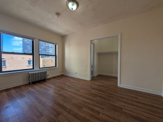 Photo - 5417 N Kenmore Ave Unit 212