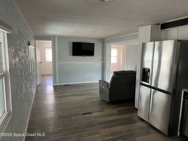 Photo - 1142 Parkview Ct NE