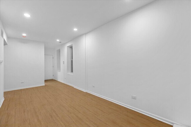 Photo - 1313 W Chicago Ave