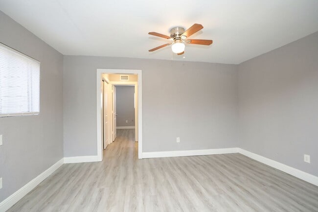 Photo - For Lease-Housing Vouchers Accepted | 2 Bed, 1 Bath | 800 Sq Ft | Sunnyside Place Community |