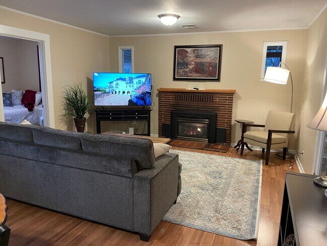 Photo - Hillside Cottage! Charming home with a vie...