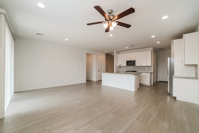 Photo - 17695 W Fetlock Trail