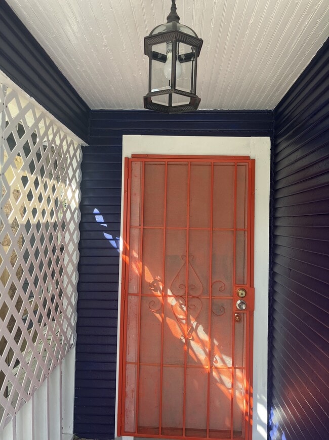 Photo - 3516 Nagle St