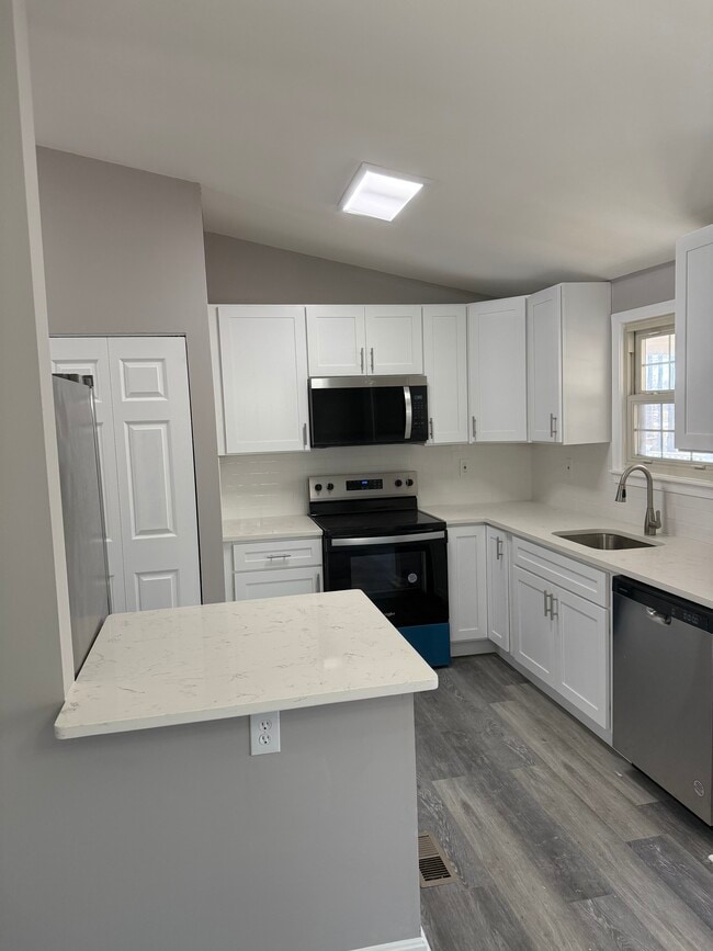 Building Photo - 518 Brighton Pl