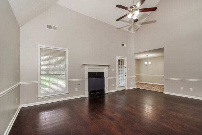 Photo - 5759 Michaelson Dr