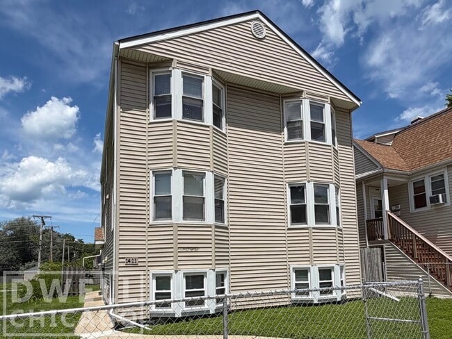 1411 Emerson St Unit 2