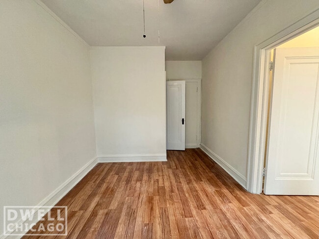Photo - 2530 N Sawyer Ave Unidad 208