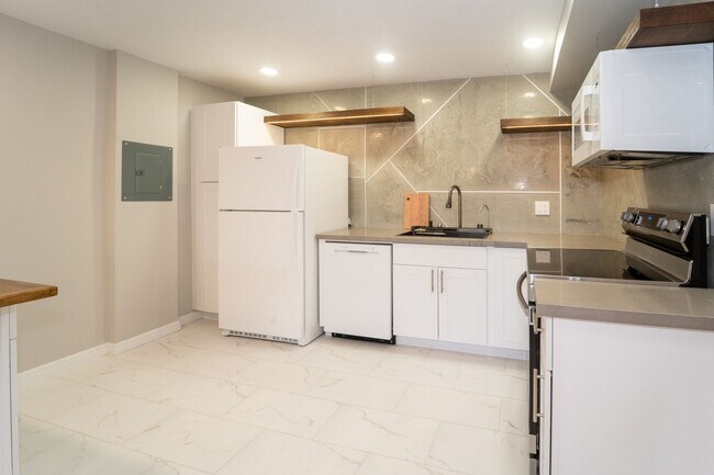 Photo - Pelican Way Unit Apt. B