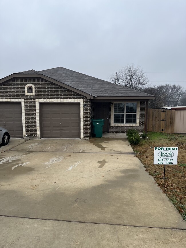 922 Maplewood Dr