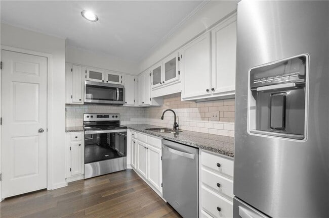 Photo - 2104 Pine Heights Dr NE