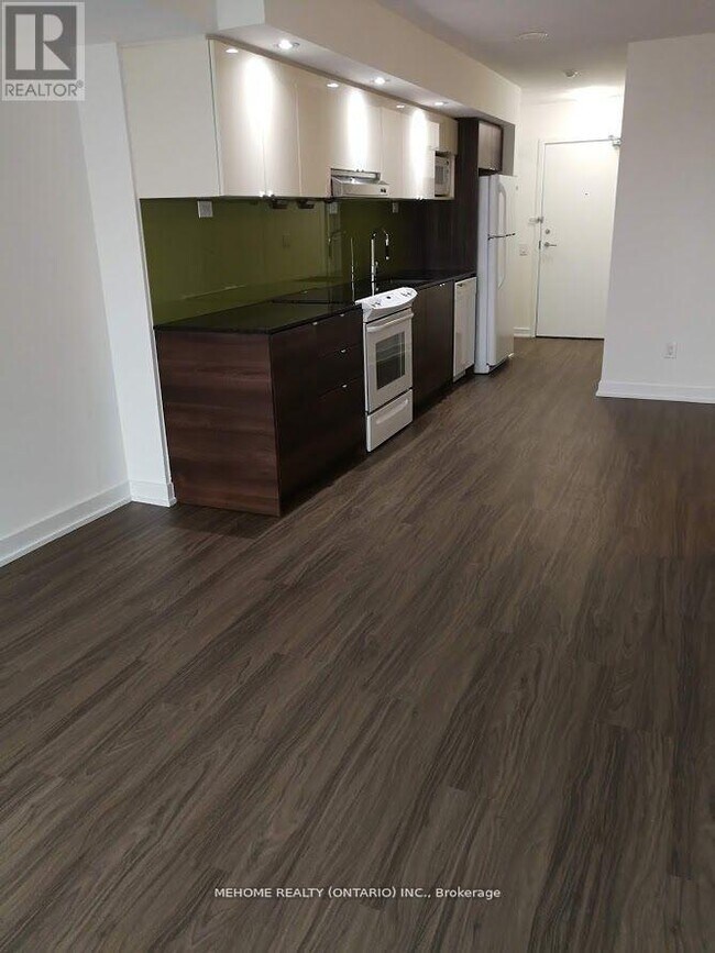 Photo - 121 McMahon Dr Unité 906