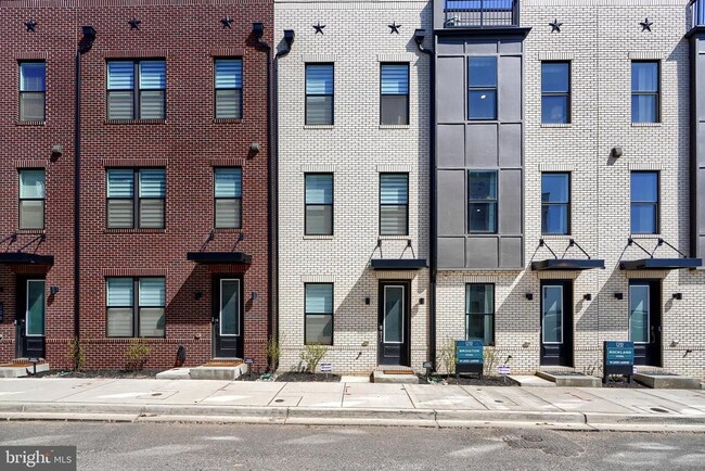 Photo - 111 Glass Ln Townhome