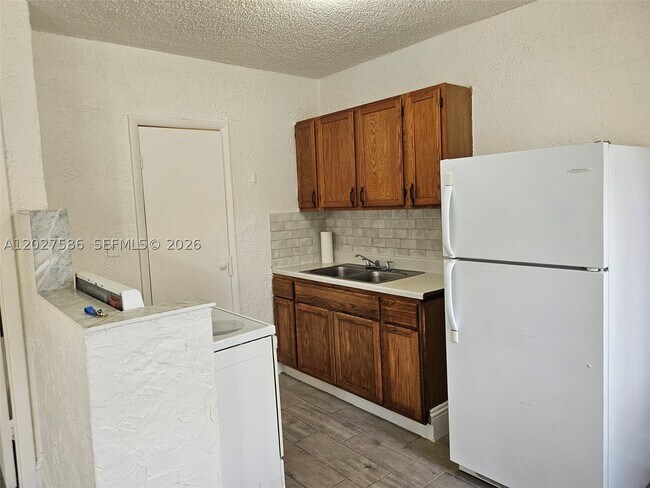 Photo - 709 NE 4th St Unit 2