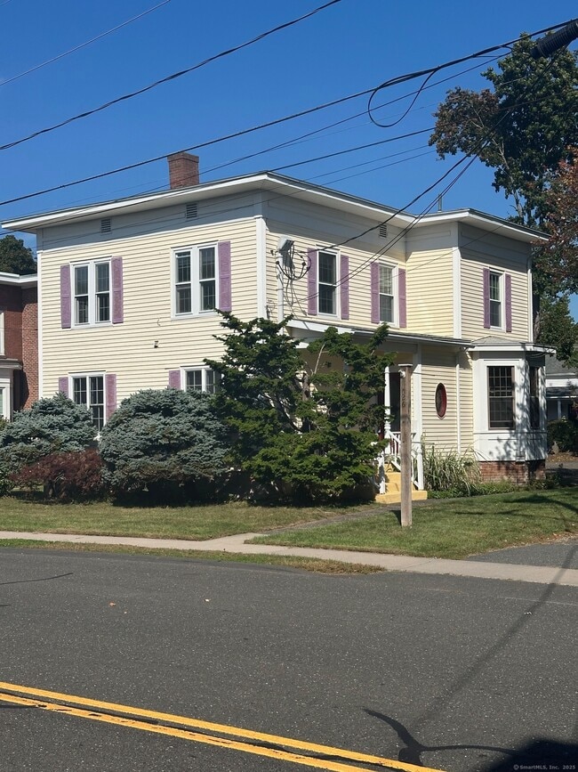 Building Photo - 26 Maple Ave Unit 2A
