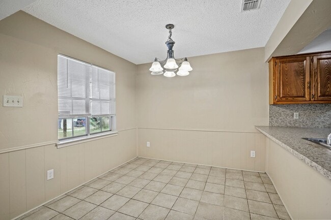 Photo - 2429 Lakeview Cir Unit 2431