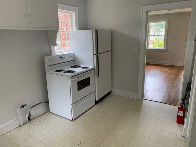 Photo - 2 Bed, 1 Bath in Rosewood | Available Late August