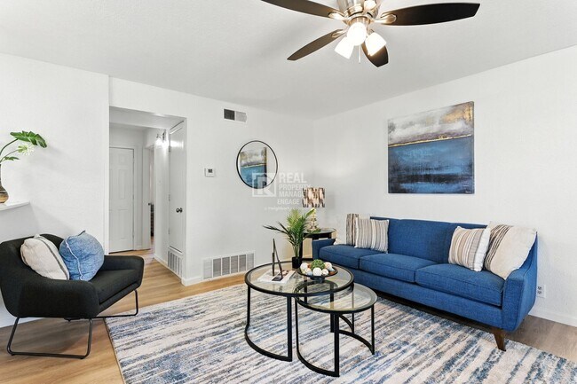 Photo - 202 N Kealy Ave Unit 202 N Kealy Ave