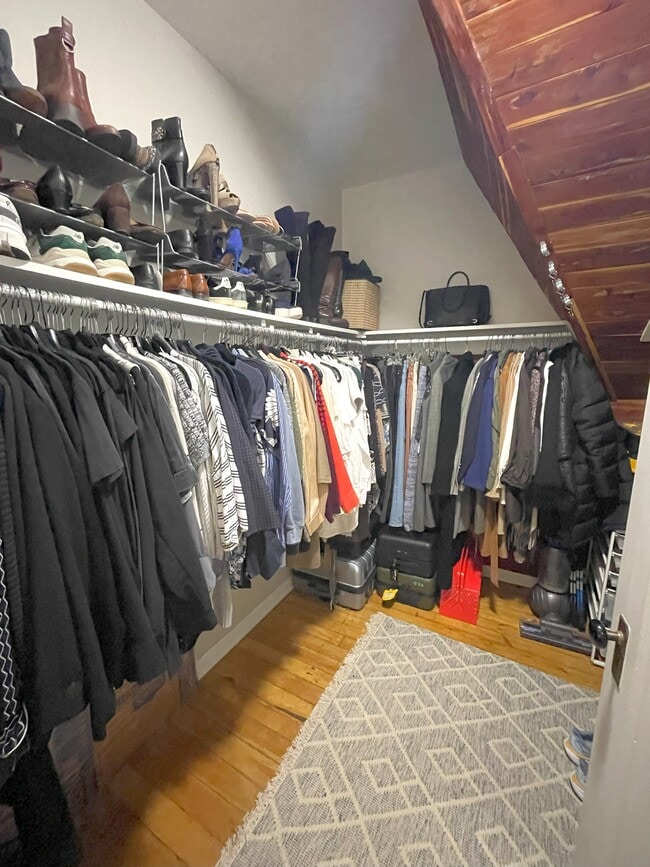 Photo - 920 College St Unit 3B