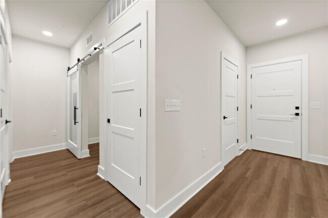 Photo - 2648 Sandy Plains Rd Unit 420