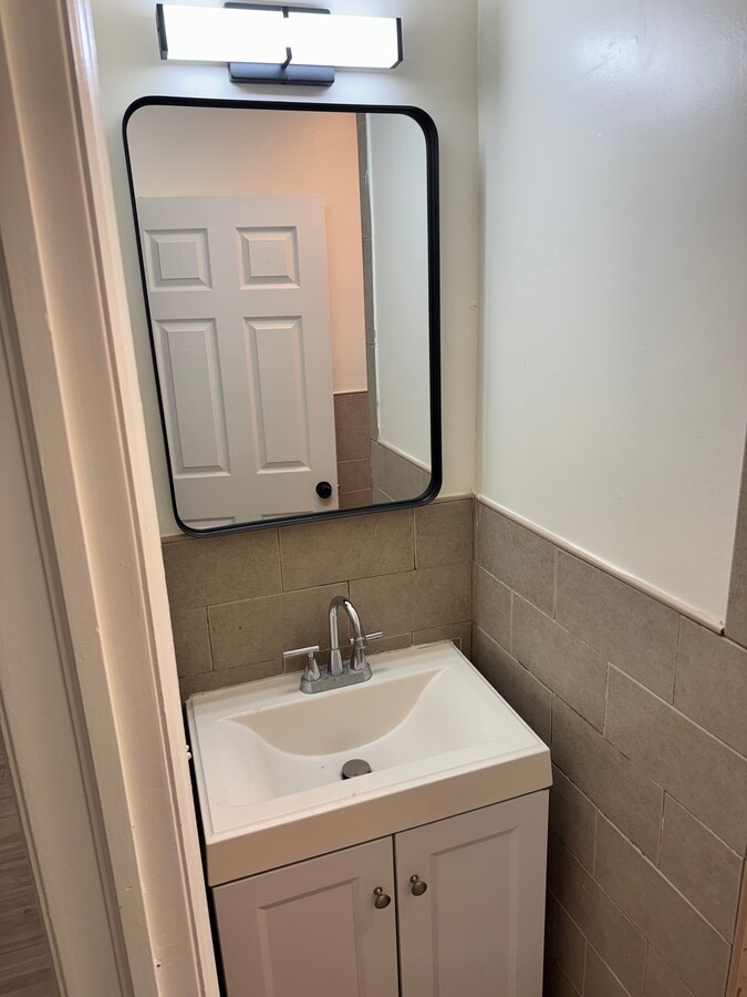 Photo - 587 Grove St Unit 3L