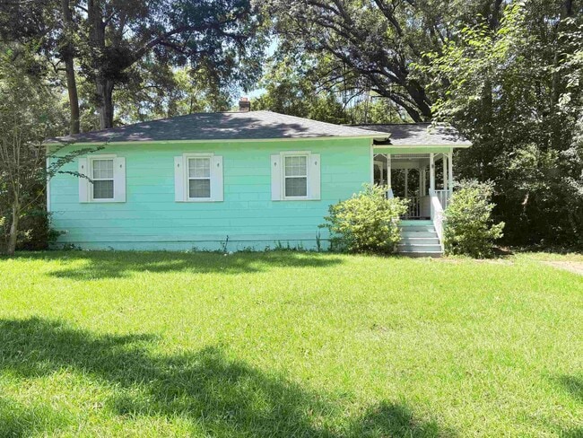 Building Photo - 606 Collins Dr