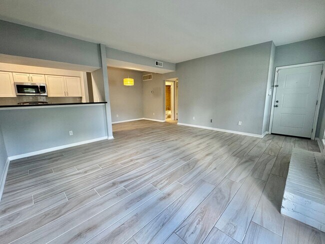 2425 Augusta Dr