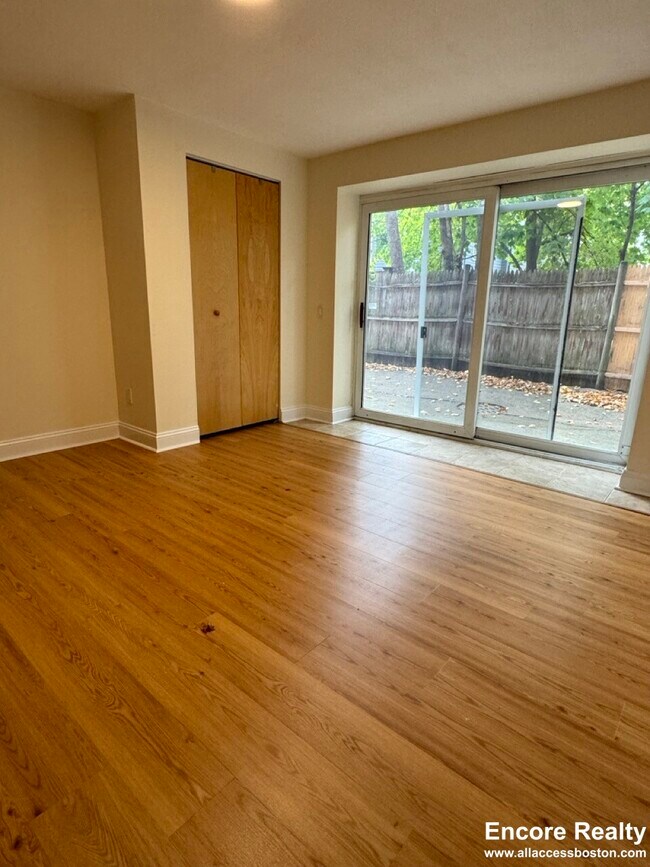 Photo - 94 Babcock St Unidad #P1