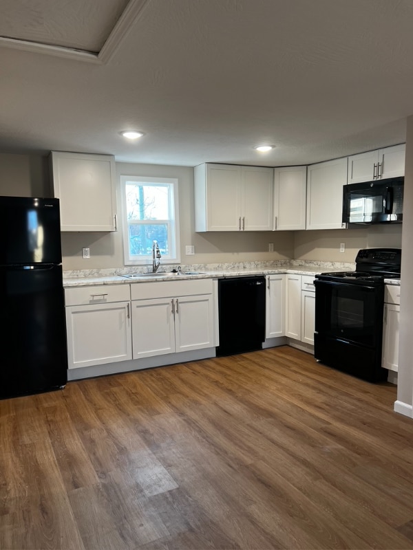 Photo - 100 W College St Unidad C