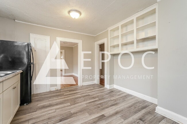 Photo - 305 Burtner St