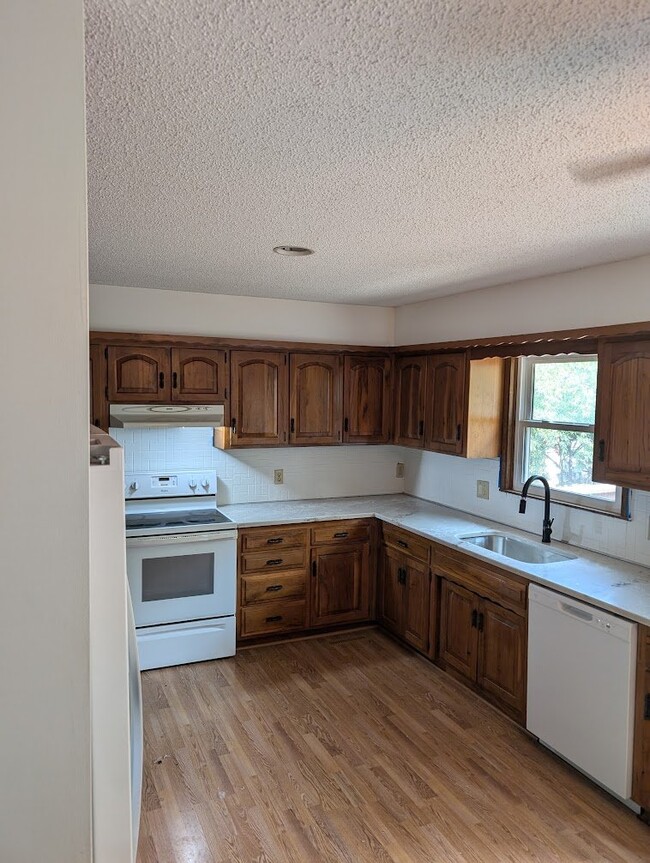 Photo - 430 N Persimmon Dr