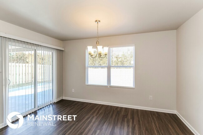 Photo - 577 Reading Ln