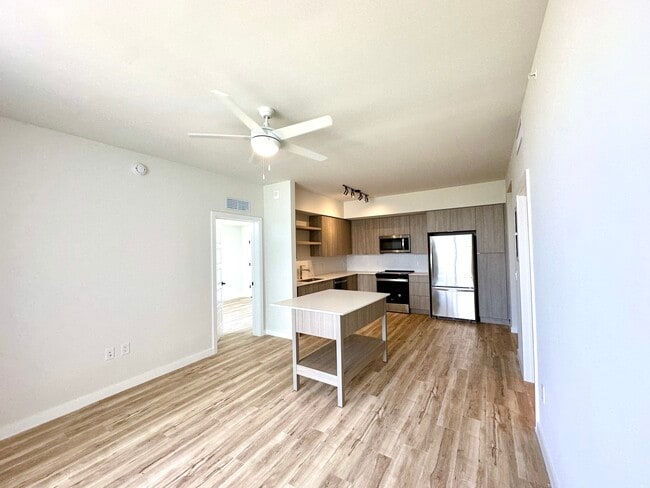 Photo - 527 SW 5th Ave Unit C1