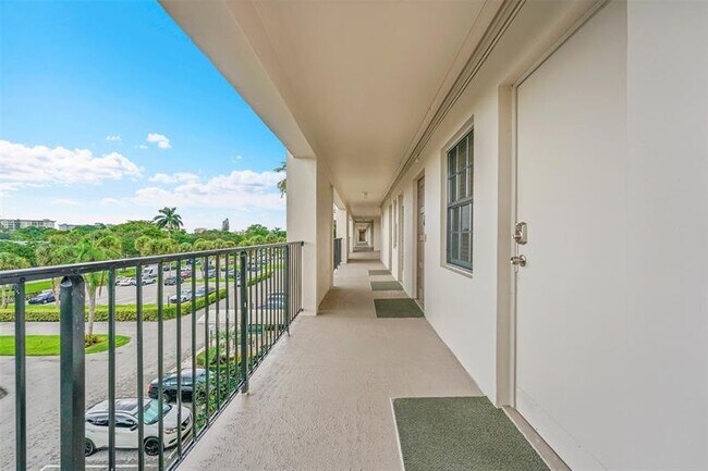 Photo - 3150 N Palm Aire Dr Unidad 403