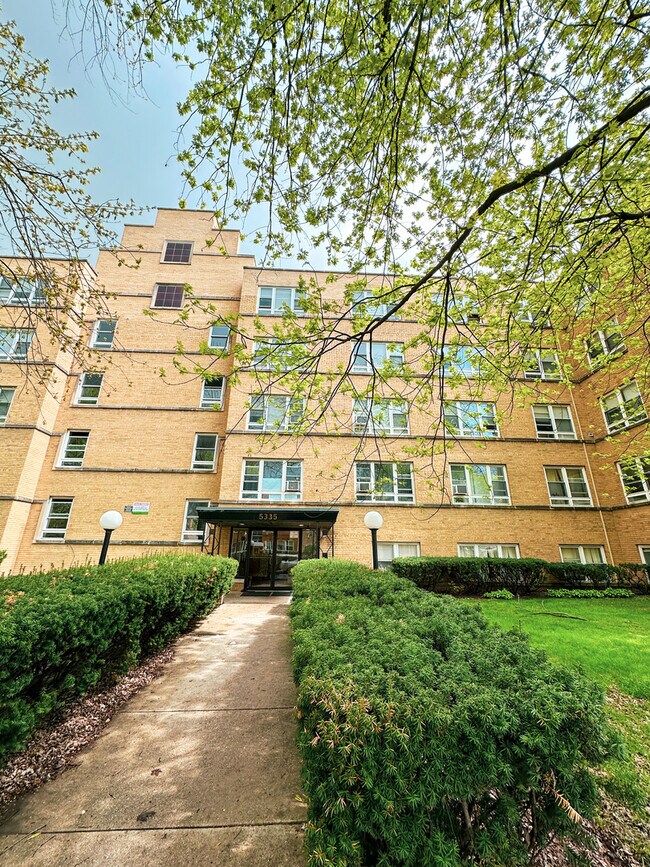 Photo - 5335 N California Ave Unit 101