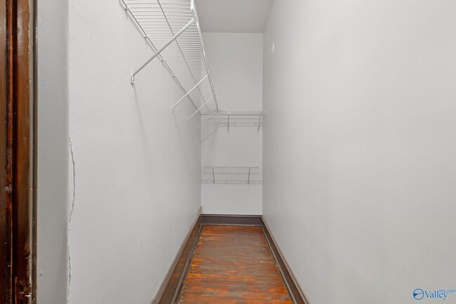 Photo - 719 Bank St NW Unit 1