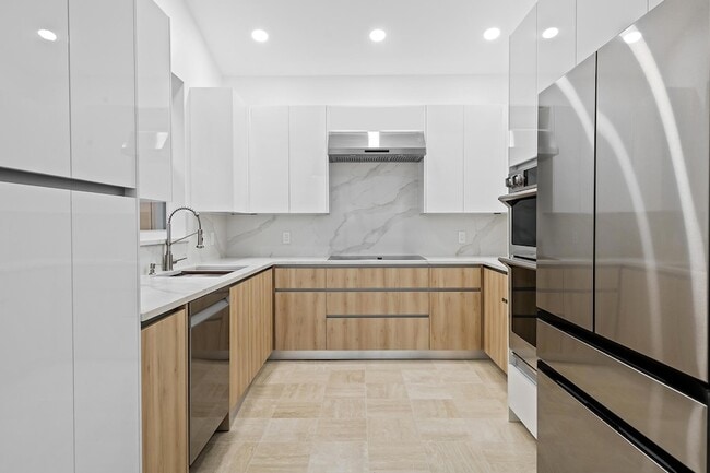 Building Photo - 2480 NW 66th Dr