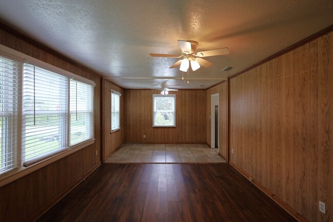 1700 Clover Dr