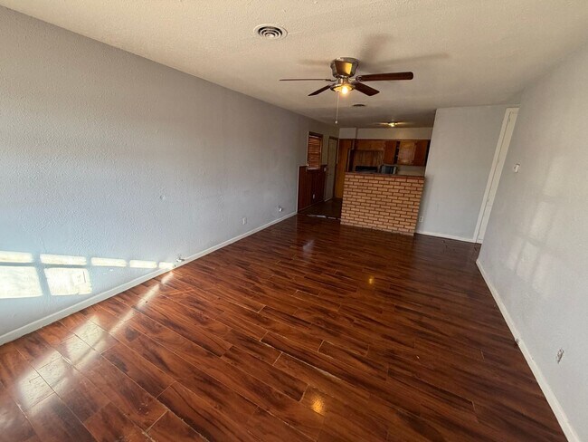 Photo - 1902 23rd St Unit B