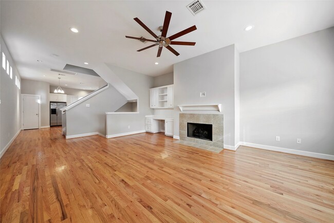 Building Photo - 650 Westcross St Rental