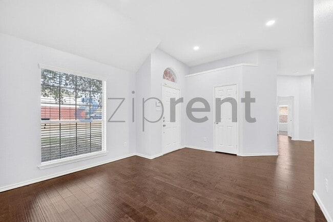 Photo - 5802 Edinburg Dr