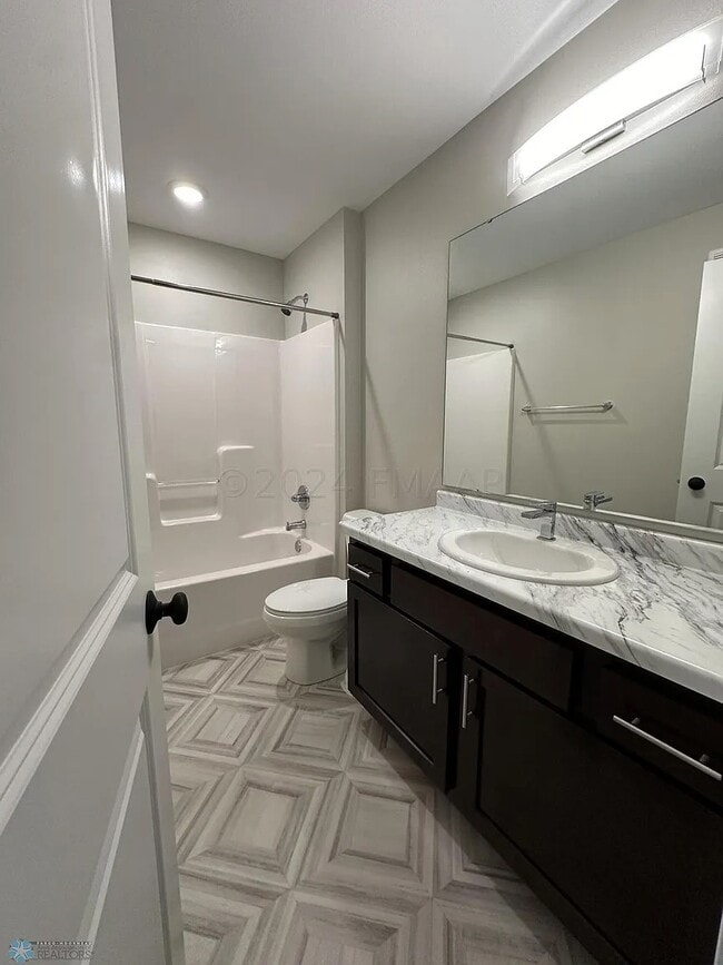 Photo - 5827 41st St S