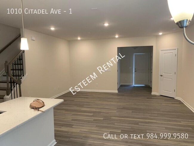 Photo - 1010 Citadel Ave