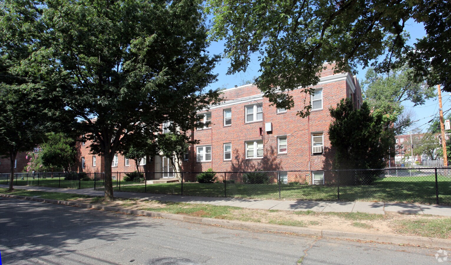 Photo - 1525 19th St SE Apartments