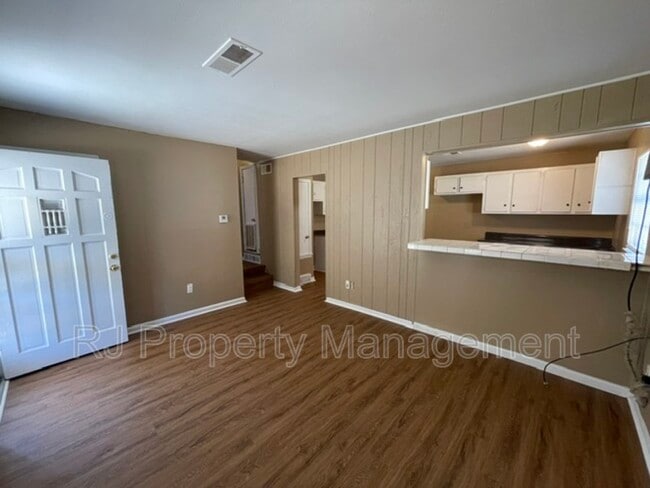 4583 Range Line Rd