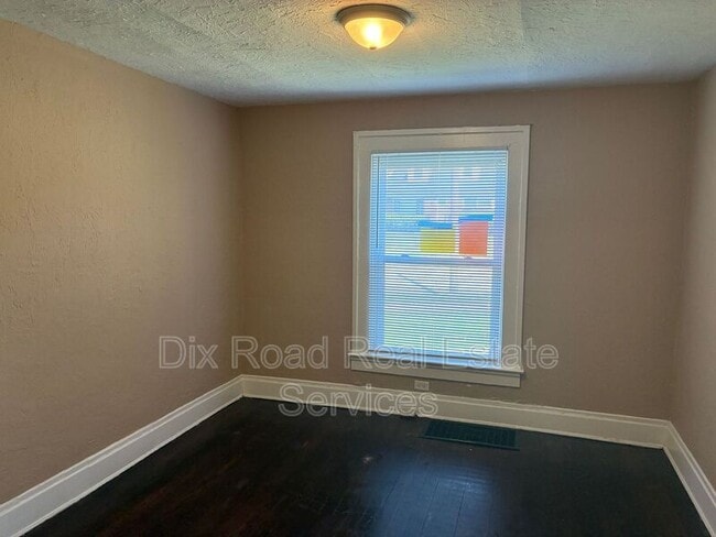 Photo - 2240 Lakeview Ave