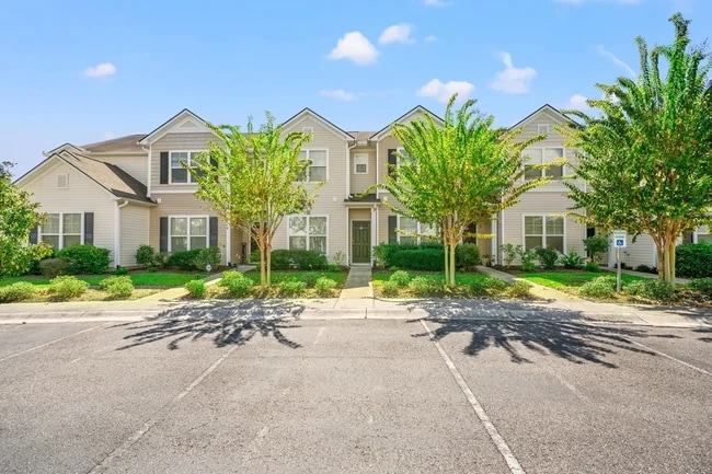 Photo - 261 Castle Dr