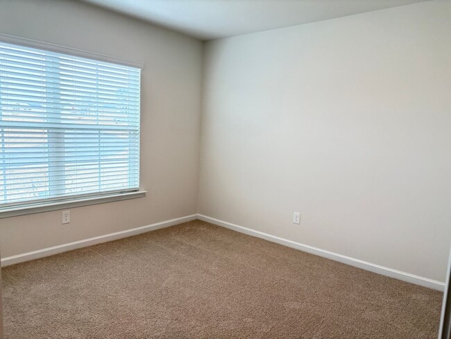 Photo - 4 Bedroom, 2 Bathroom House in Trinity!